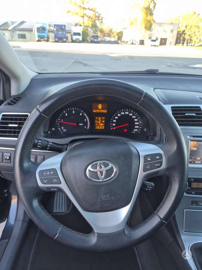 Toyota Avensis 2013 — photo 26