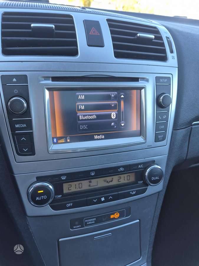 Toyota Avensis 2013 — photo 30