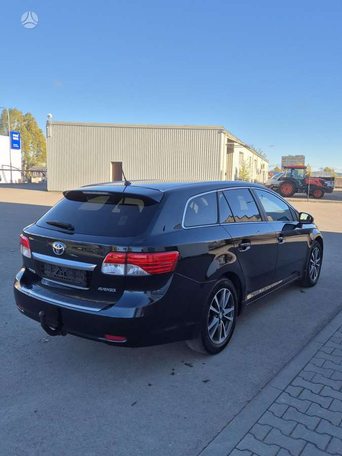 Toyota Avensis 2013 — photo 5