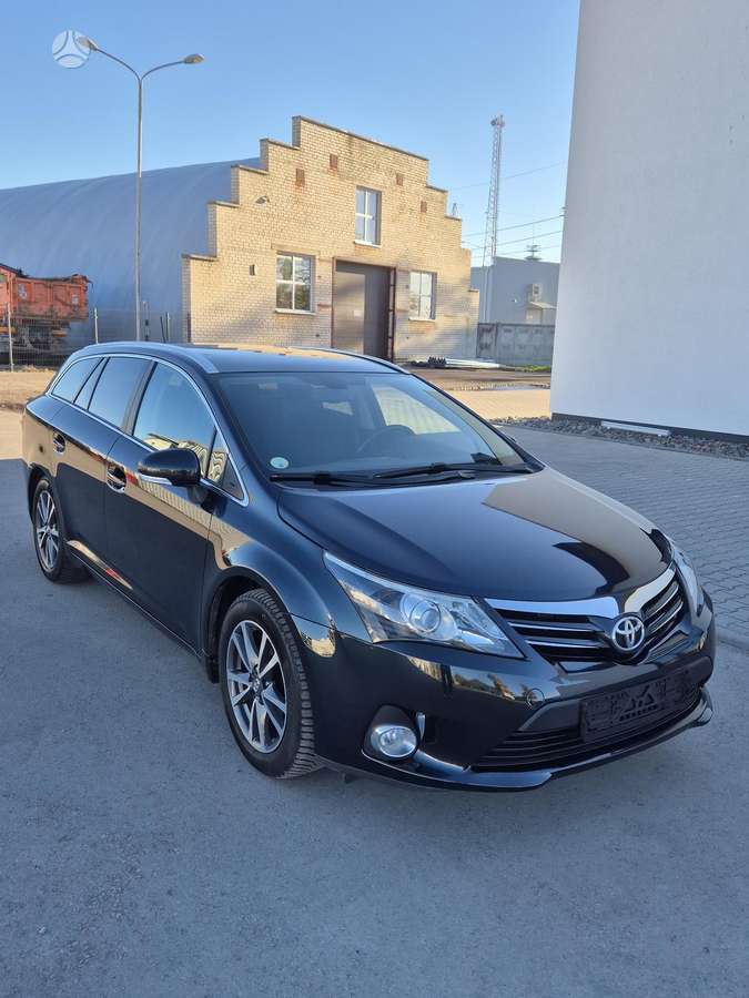 Toyota Avensis 2013 — photo 7
