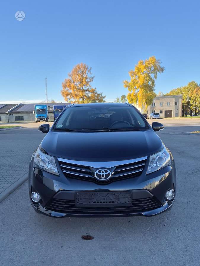 Toyota Avensis 2013 — photo 8