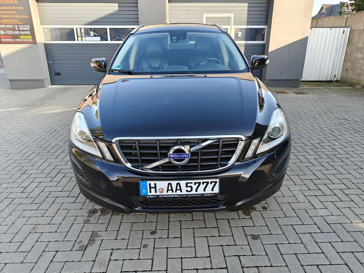 Volvo XC60 2010 — photo 12