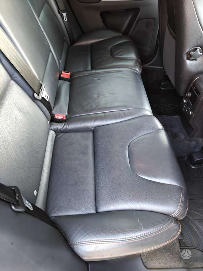 Volvo XC60 2010 — photo 17