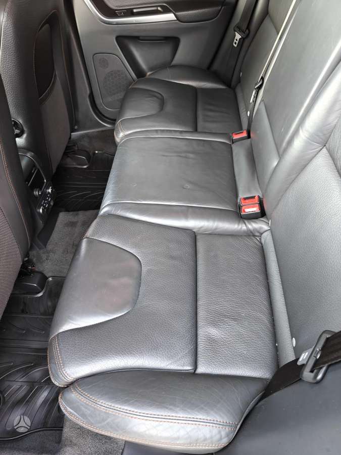 Volvo XC60 2010 — photo 18