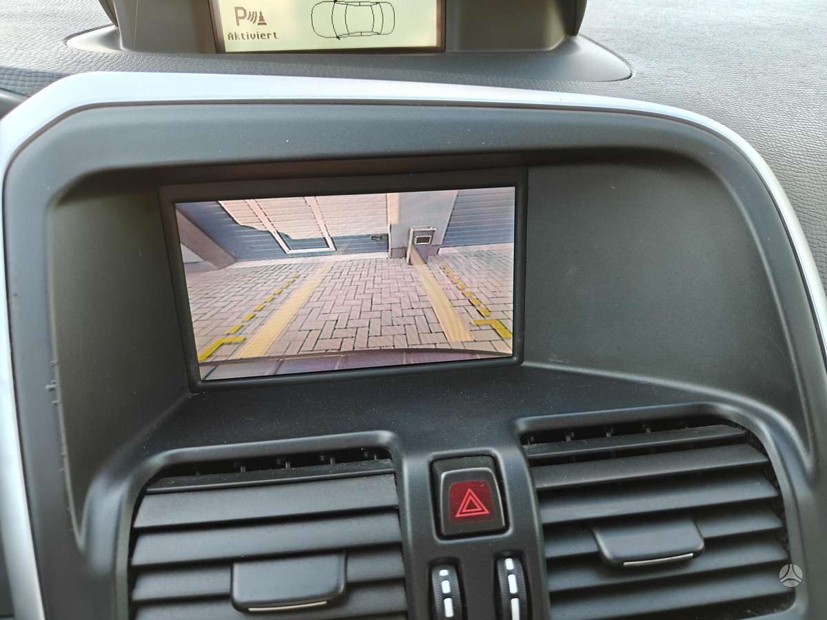 Volvo XC60 2010 — photo 21