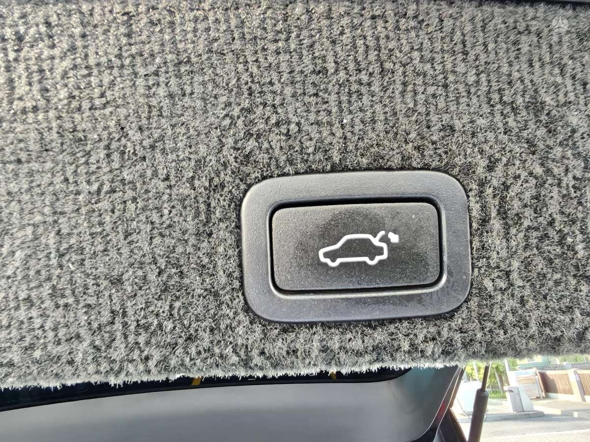 Volvo XC60 2010 — photo 24
