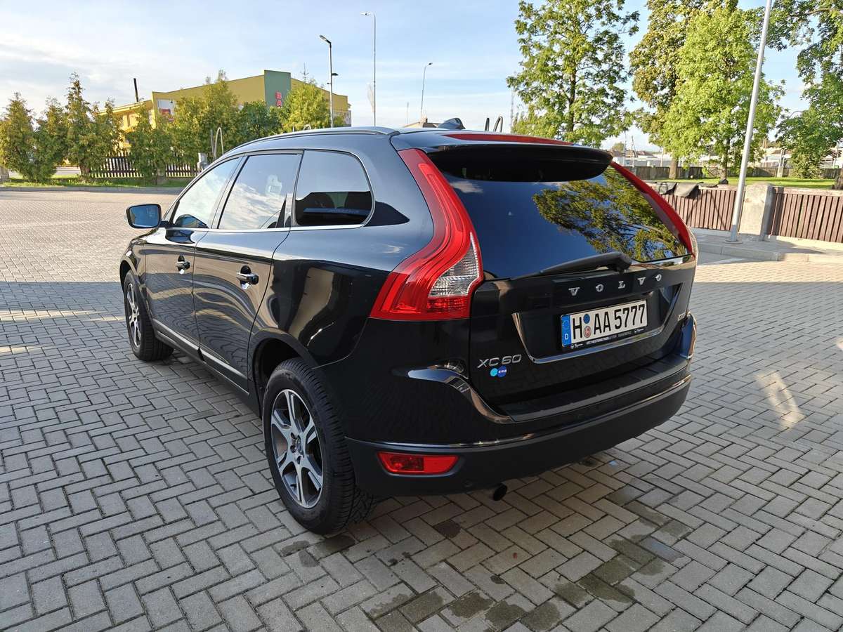 Volvo XC60 2010 — photo 7