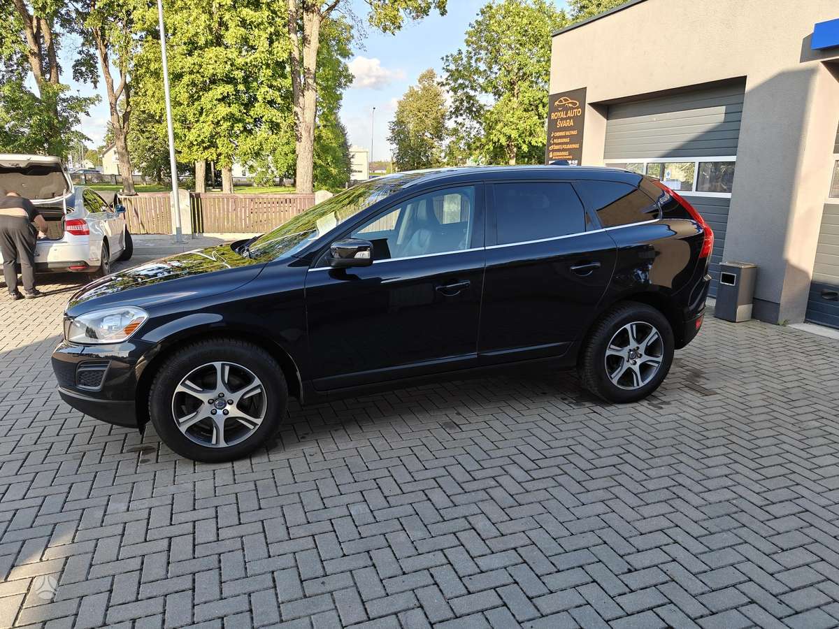 Volvo XC60 2010 — photo 9
