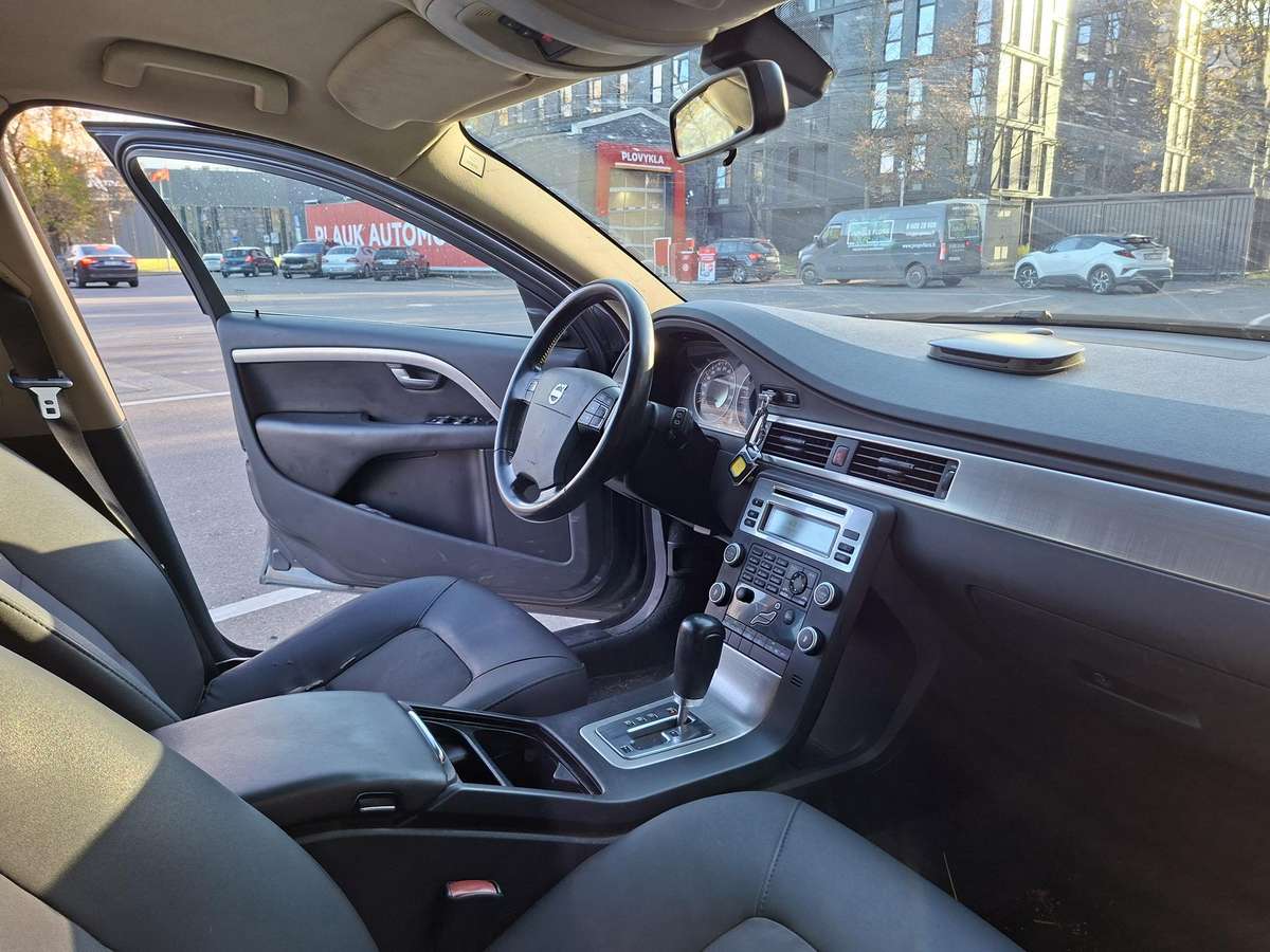 Volvo V70 2008 — photo 9