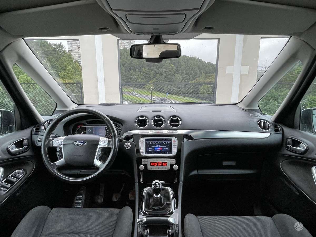 Ford Galaxy 2010 — фото 13