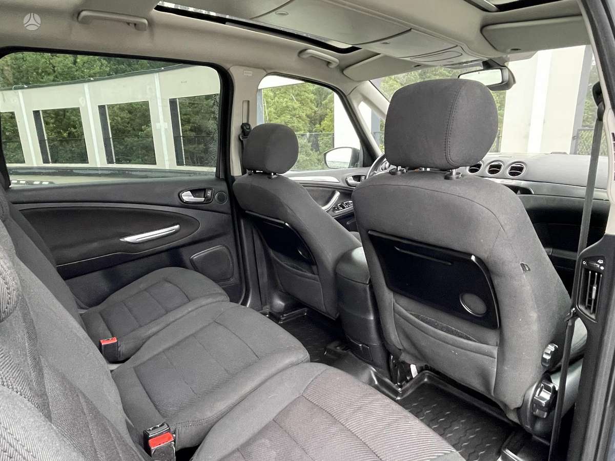 Ford Galaxy 2010 — фото 15