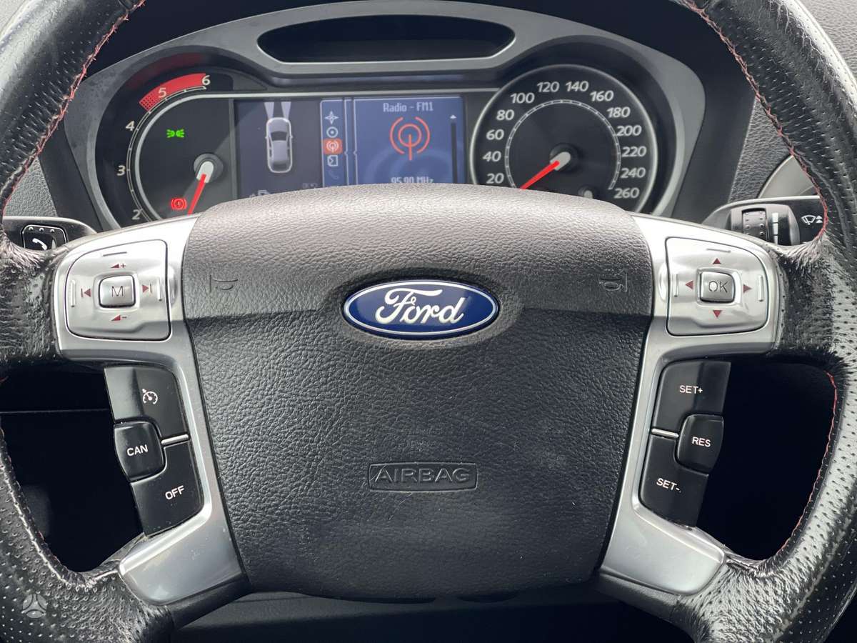 Ford Galaxy 2010 — фото 19