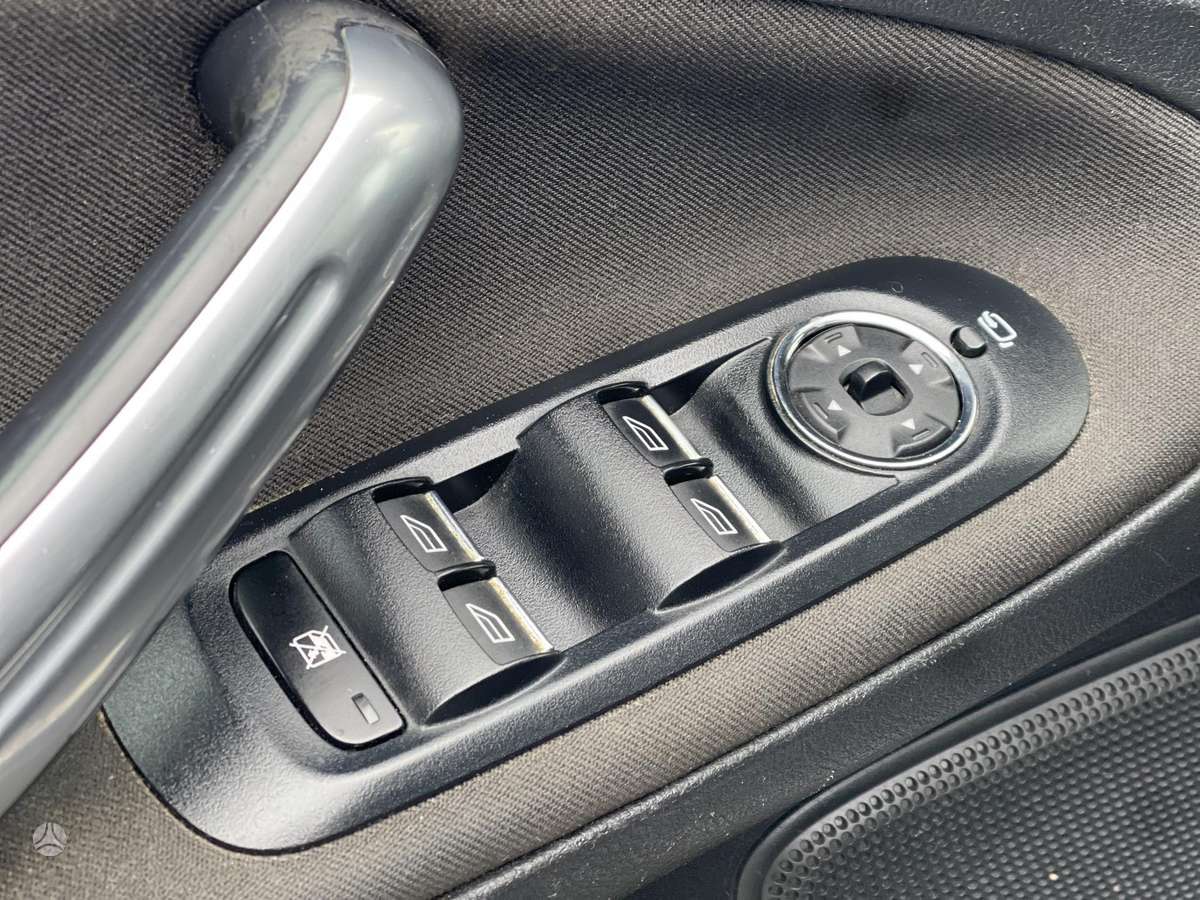 Ford Galaxy 2010 — фото 22