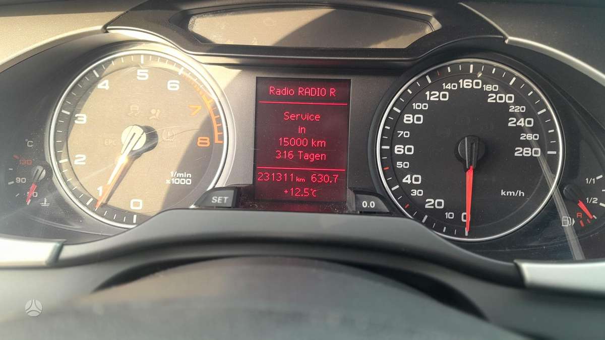 Audi A4 2011 — photo 12