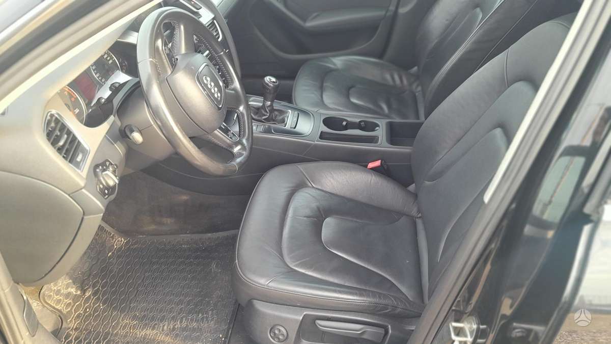 Audi A4 2011 — photo 13