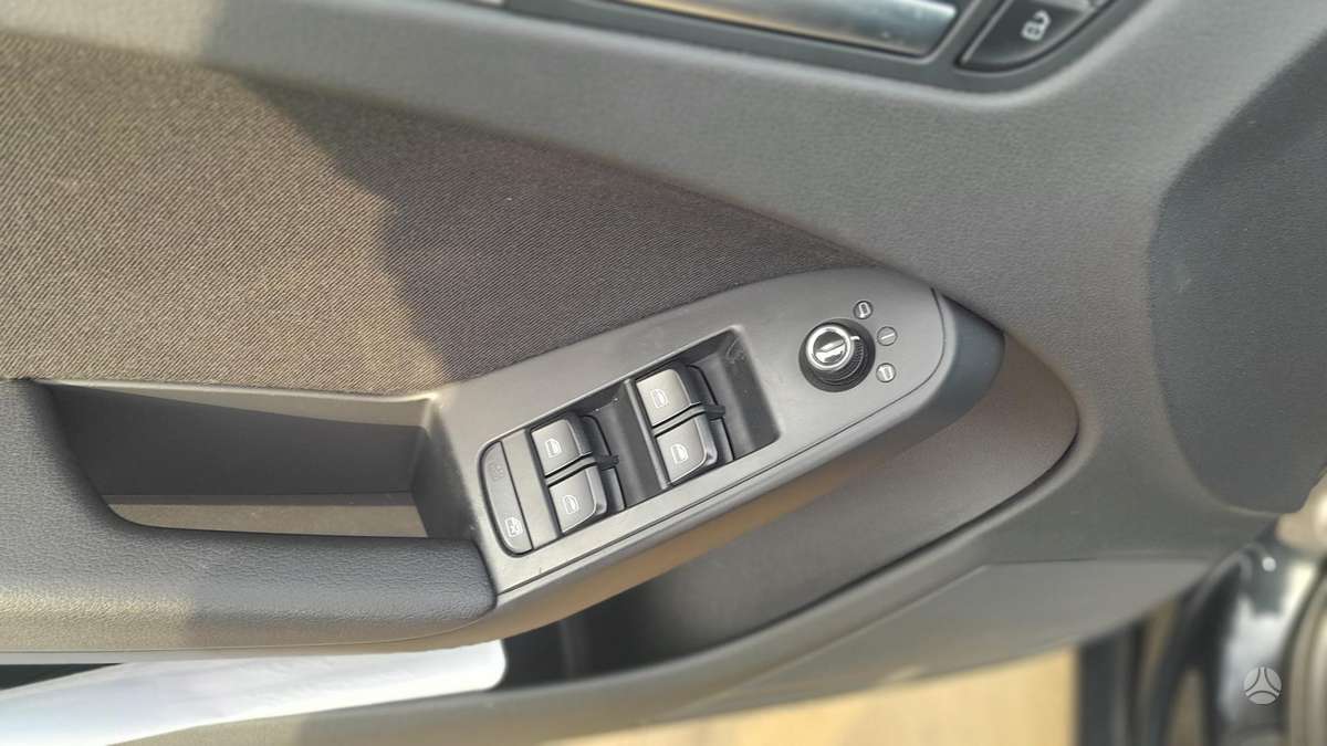 Audi A4 2011 — photo 14