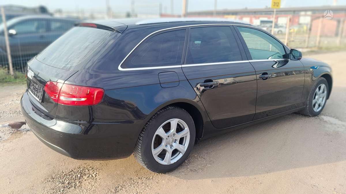 Audi A4 2011 — engine 1795 cm³, 120 HP (88kW)