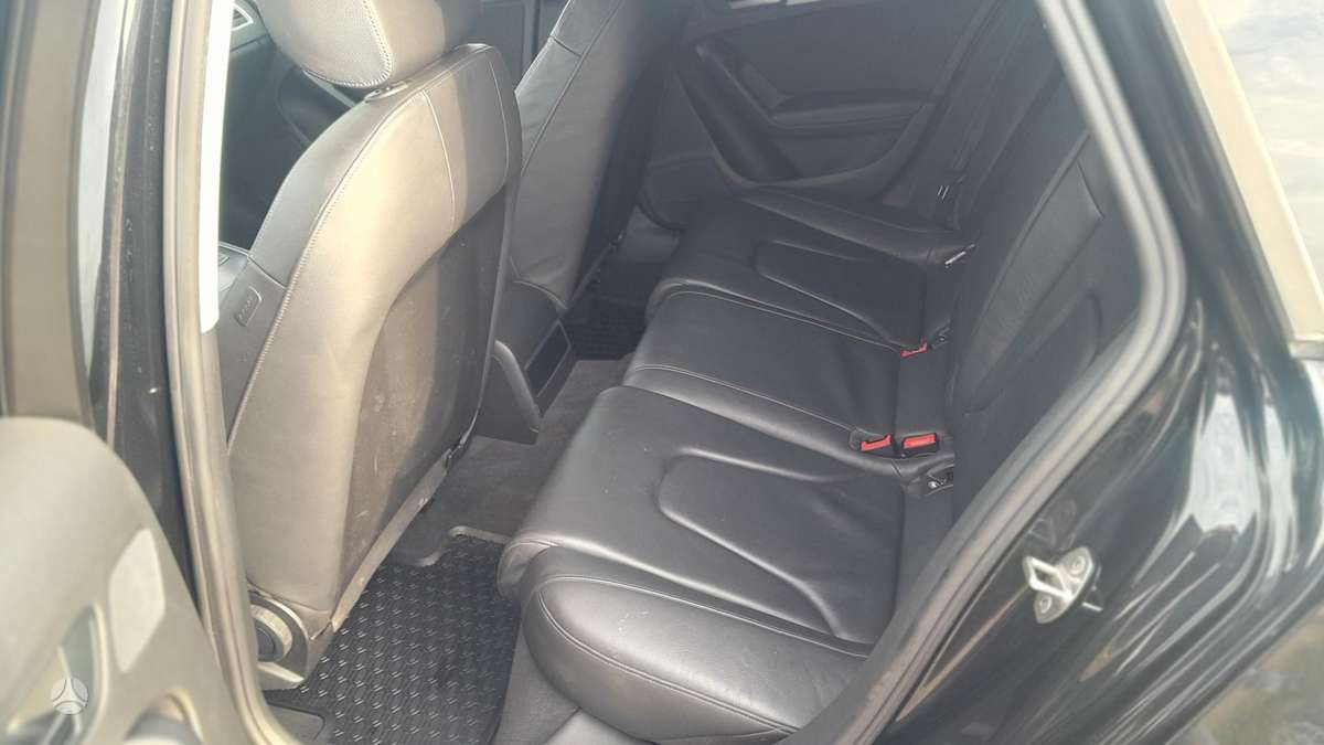 Audi A4 2011 — photo 9