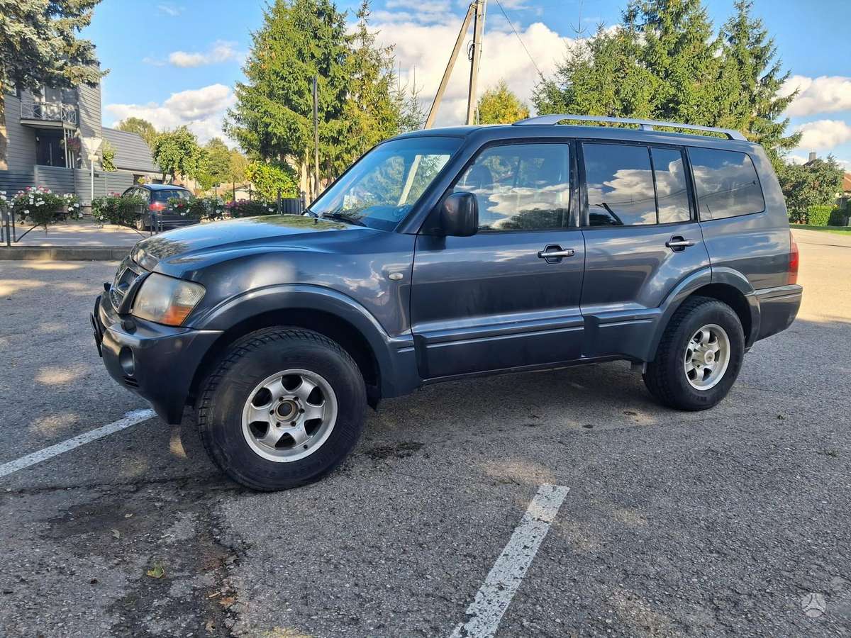 Mitsubishi Pajero, 2004