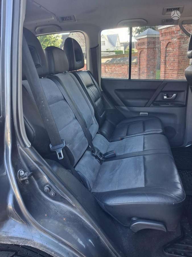 Mitsubishi Pajero 2004 — photo 11