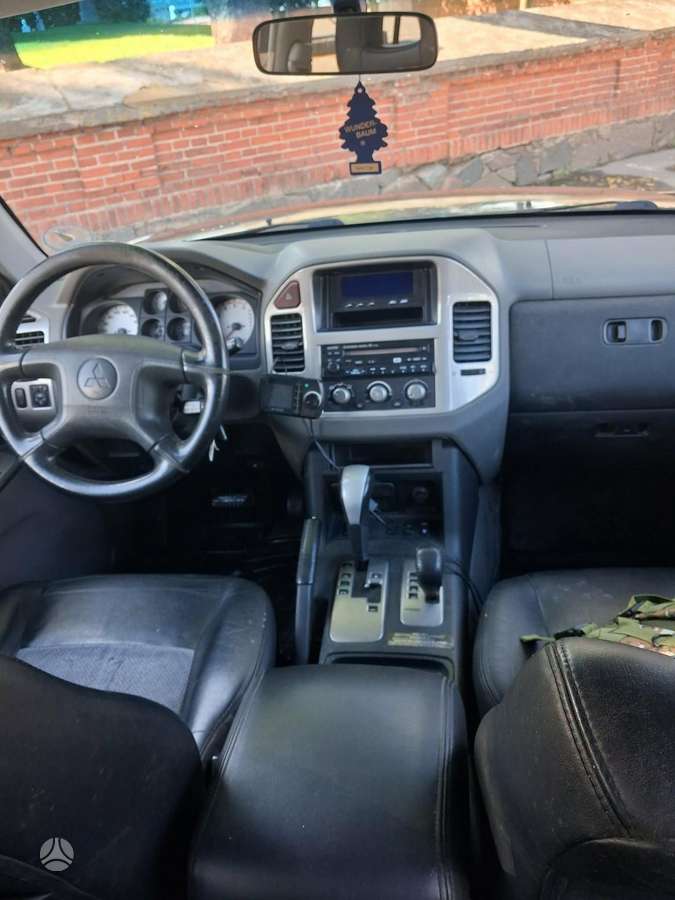 Mitsubishi Pajero 2004 — photo 16