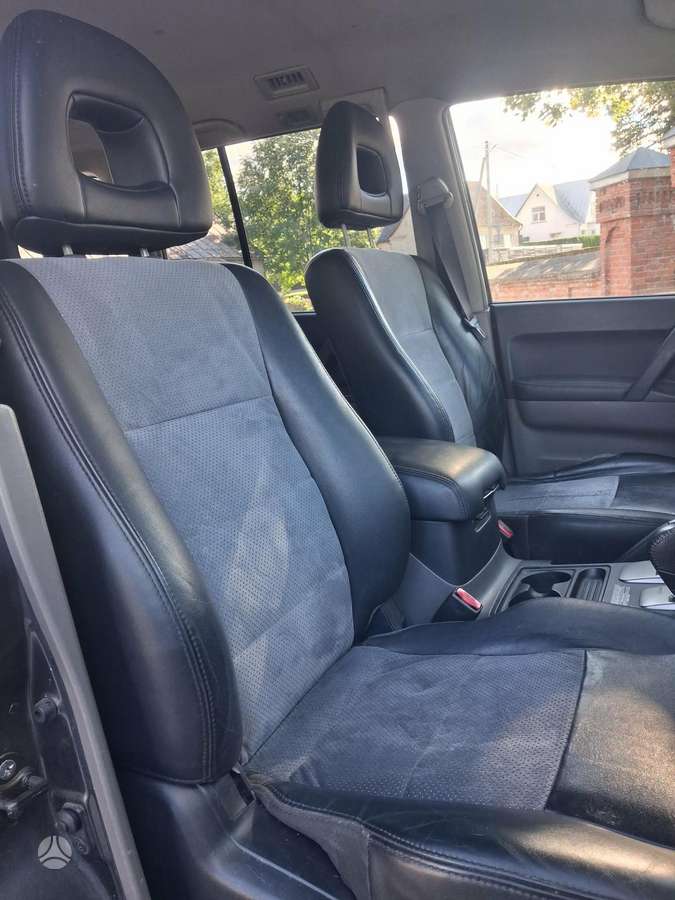 Mitsubishi Pajero 2004 — photo 18