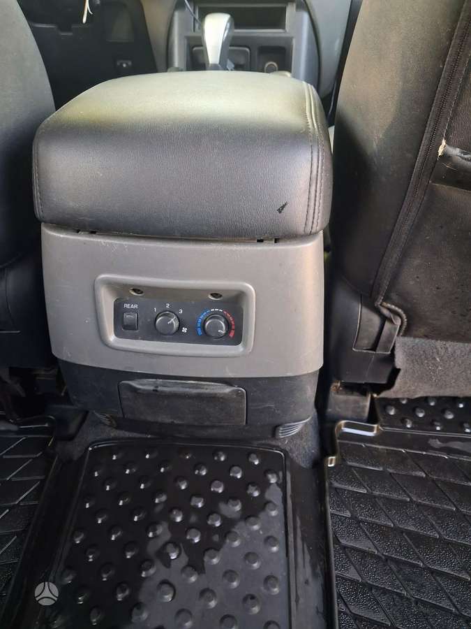 Mitsubishi Pajero 2004 — photo 19