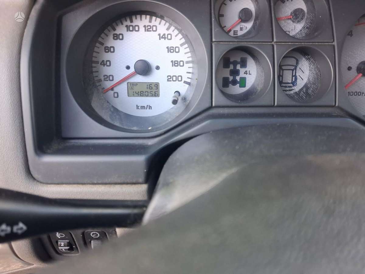 Mitsubishi Pajero 2004 — photo 21