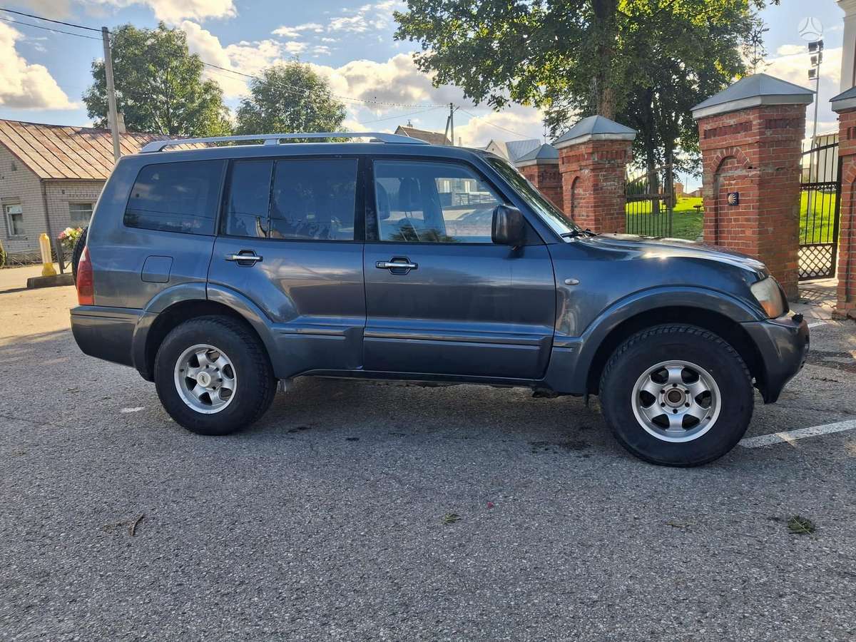 Mitsubishi Pajero 2004 — photo 8