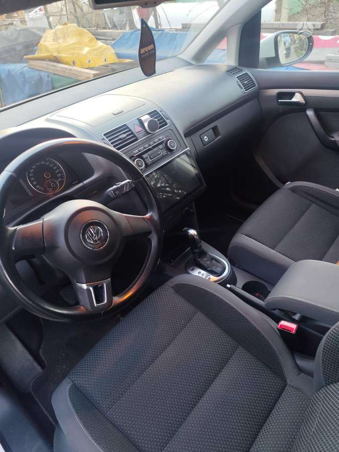 Volkswagen Touran 2014 — photo 10
