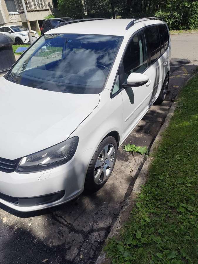 Volkswagen Touran 2014 — photo 11