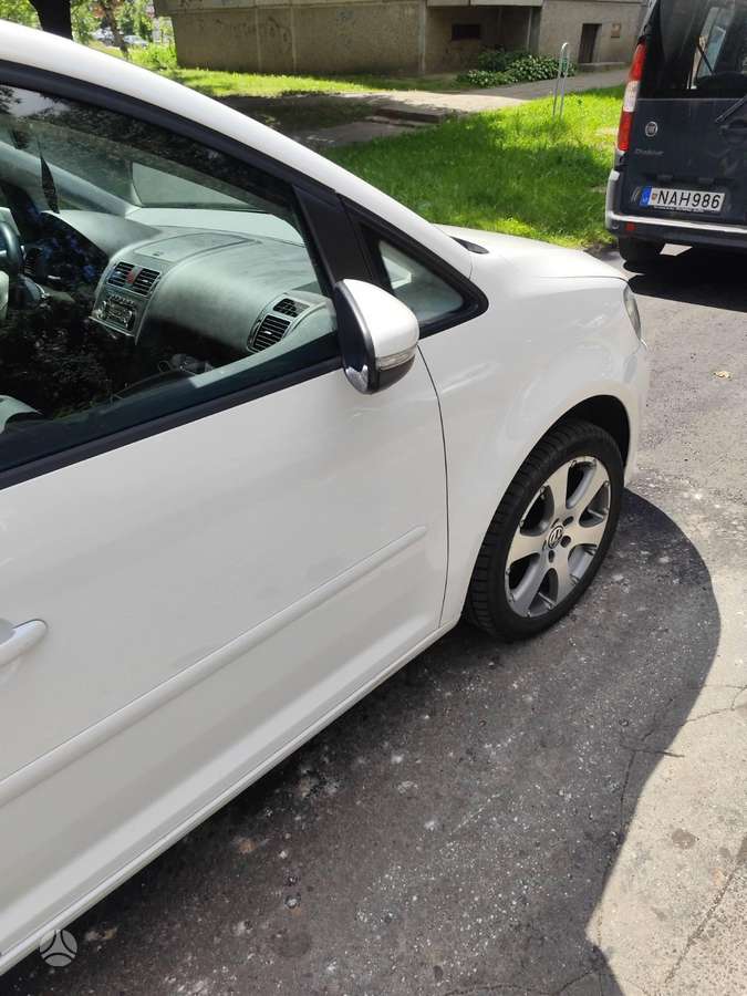 Volkswagen Touran 2014 — photo 12