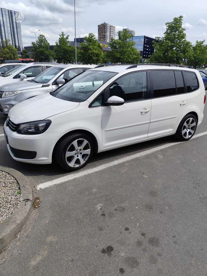Volkswagen Touran 2014 — photo 15
