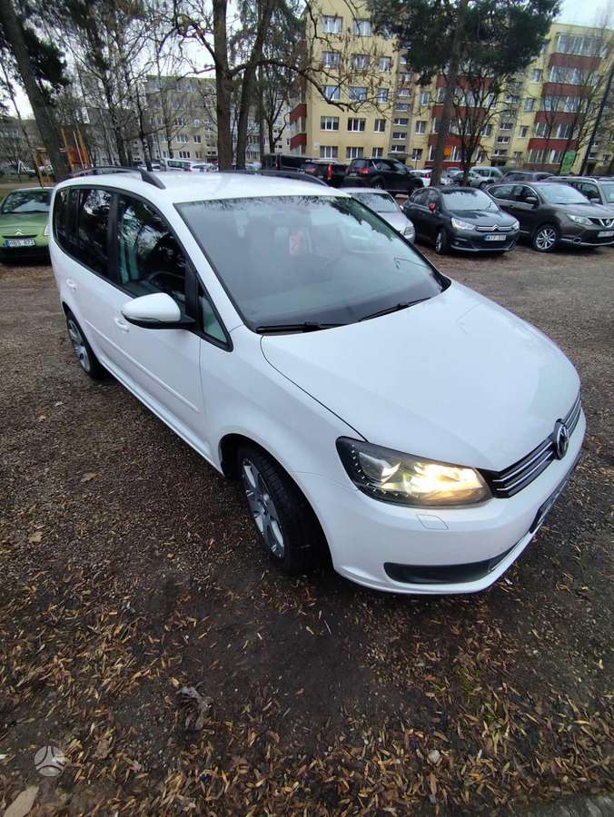 Volkswagen Touran 2014 — rear view