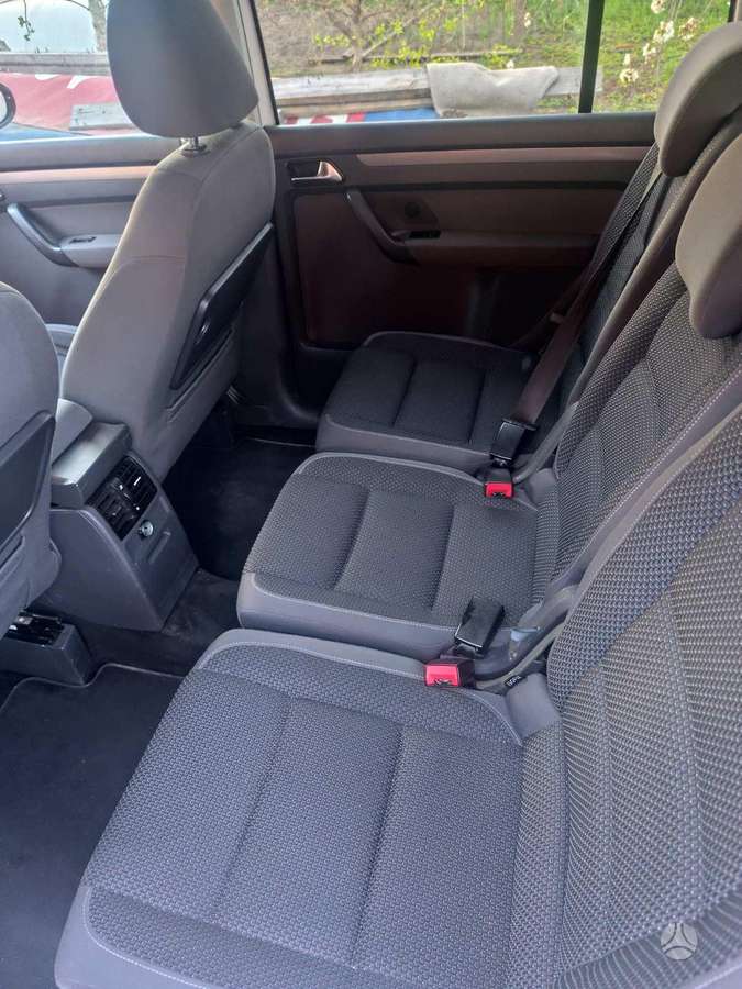 Volkswagen Touran 2014 — photo 9