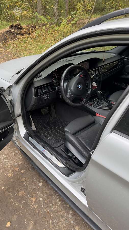 BMW 330 2005 — photo 15