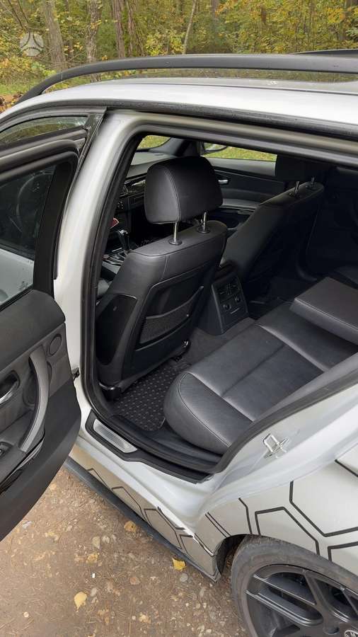 BMW 330 2005 — photo 16