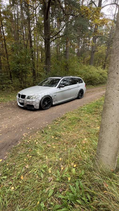 BMW 330 2005 — engine 2993 cm³, 231 HP (170kW)