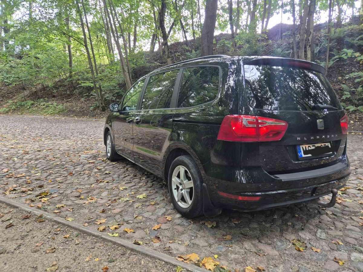 Seat Alhambra 2013 — photo 10