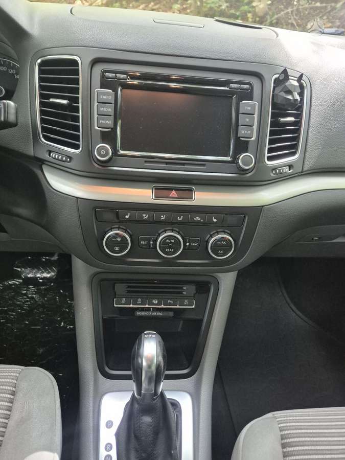 Seat Alhambra 2013 — photo 12