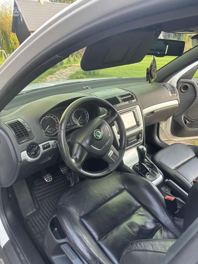Skoda Octavia 2010 — photo 5