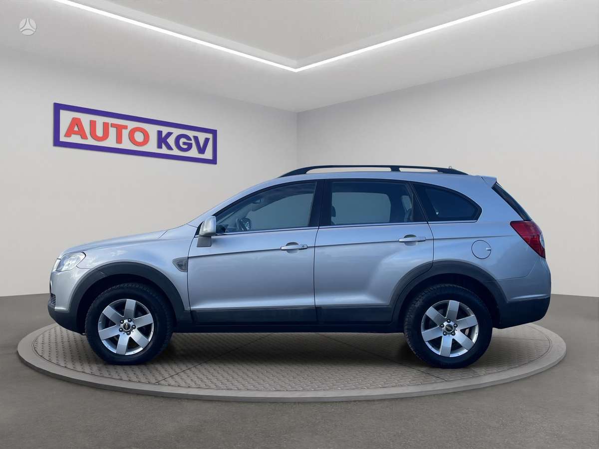 Chevrolet Captiva 2008 — rear view