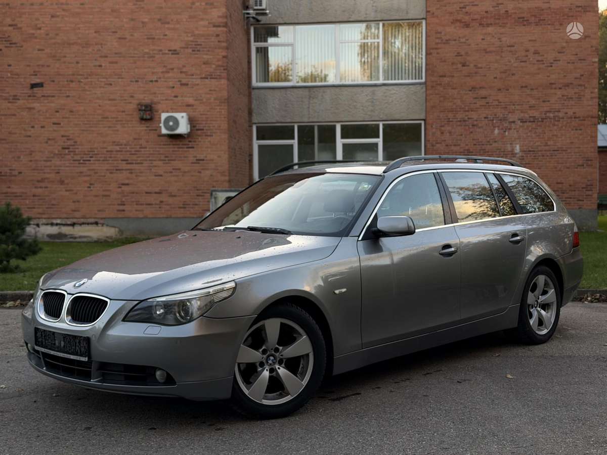 BMW 525 2005 — interior
