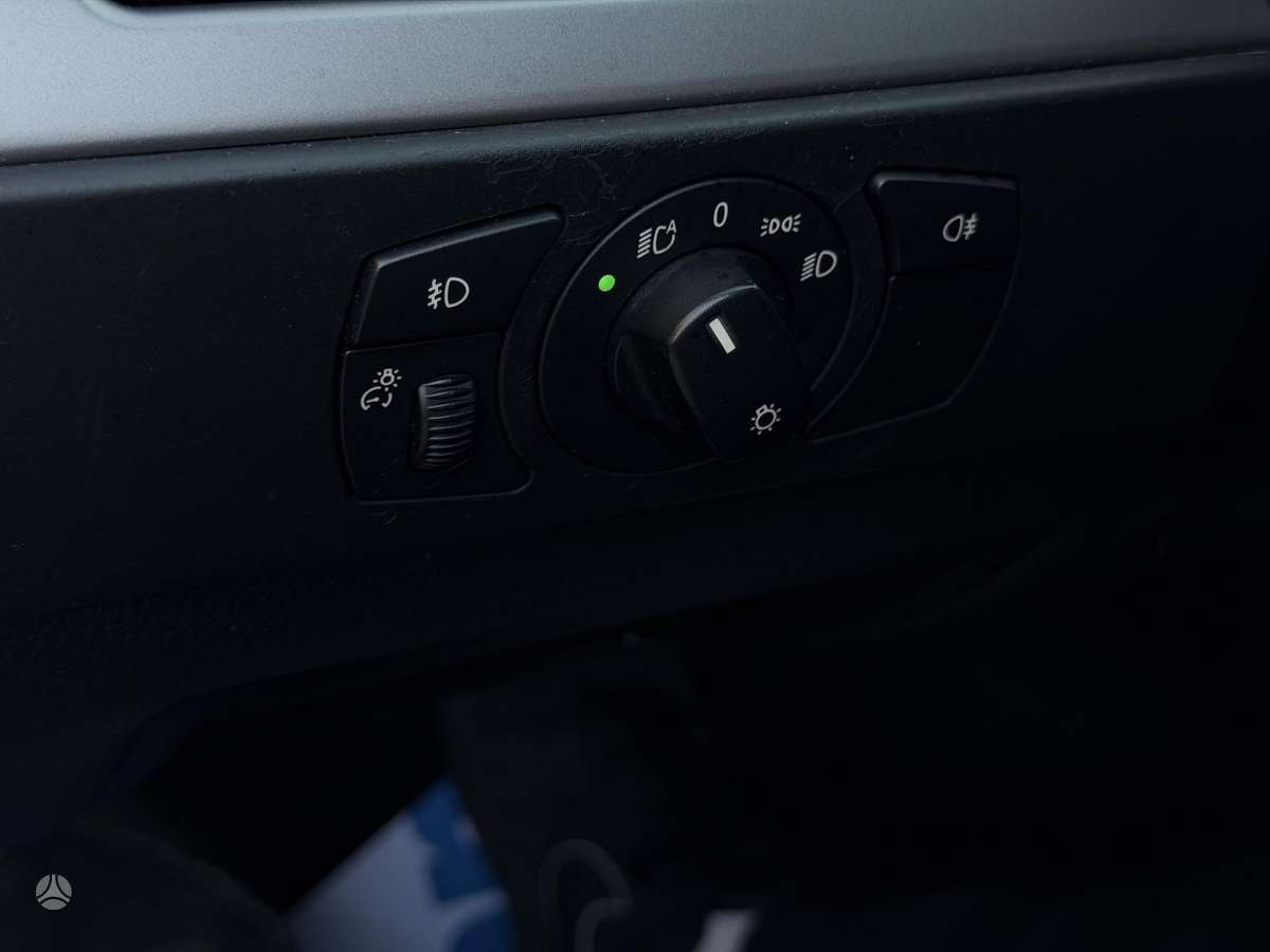 BMW 525 2005 — photo 36