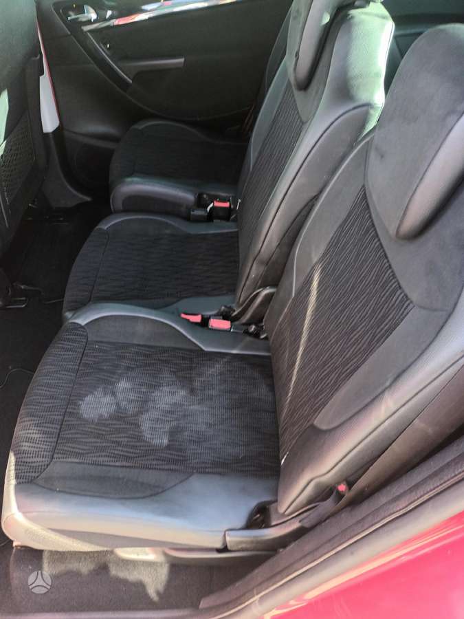 Citroen C4 2012 — photo 11
