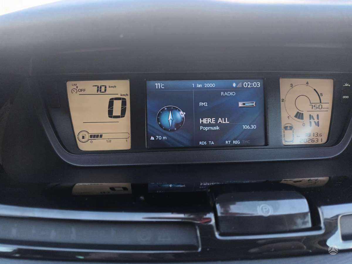 Citroen C4 2012 — photo 12
