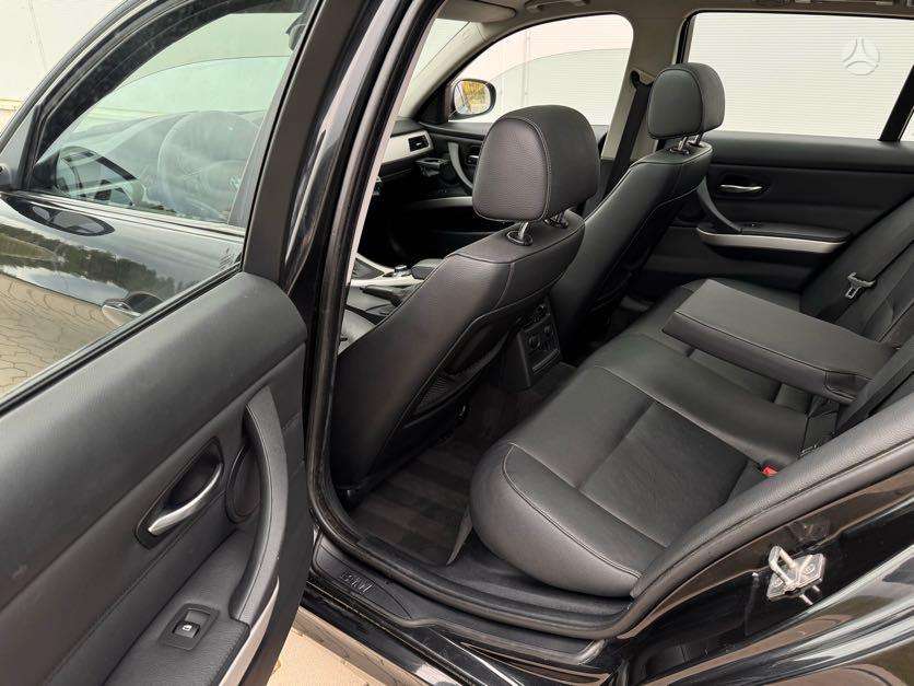 BMW 320 2009 — photo 15