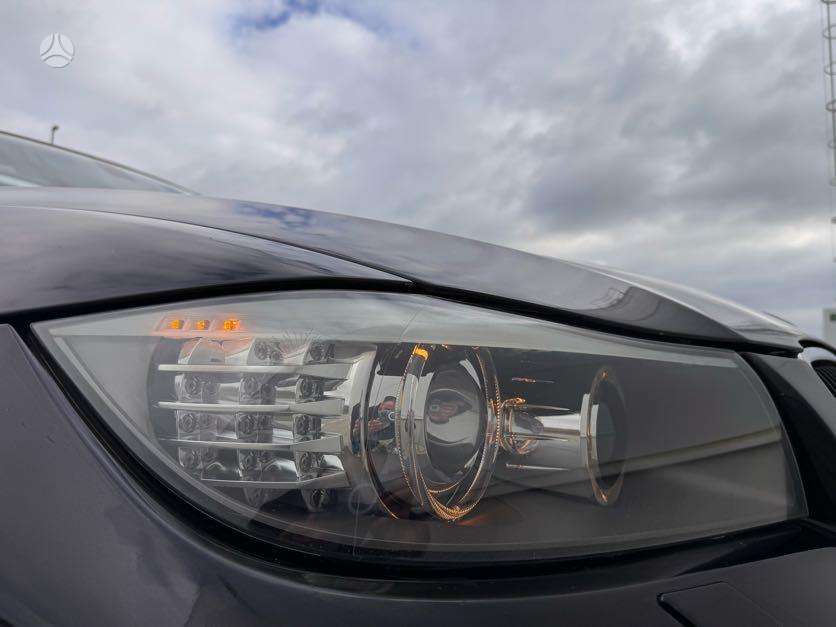 BMW 320 2009 — photo 19