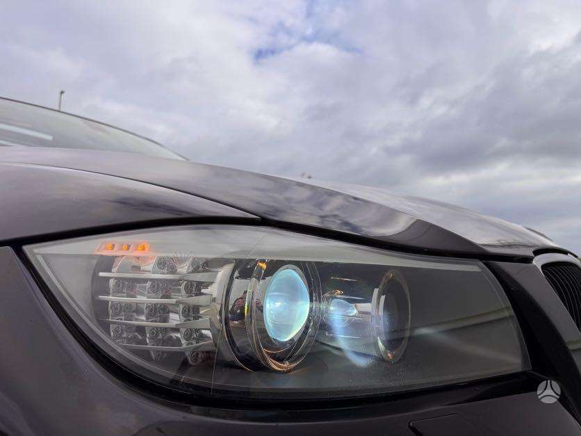 BMW 320 2009 — photo 20