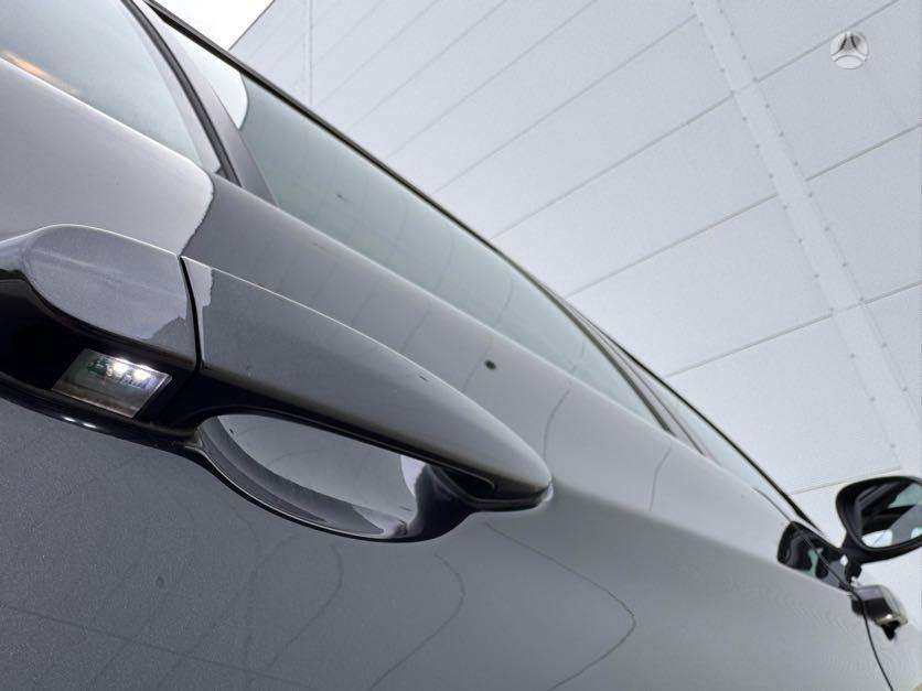 BMW 320 2009 — photo 21